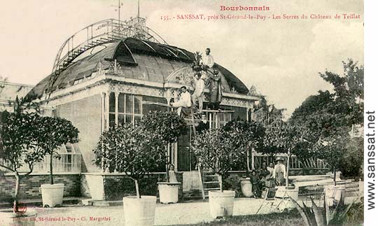 Vue d'�poque de la serre du ch�teau de Theillat.