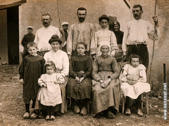 Famille de m�tayers au d�but du XXe.