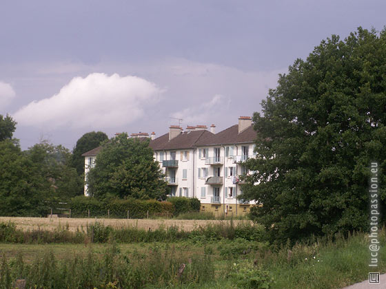 Les HLM, � l'entr�e du Bourg, en venant de St-G�rand