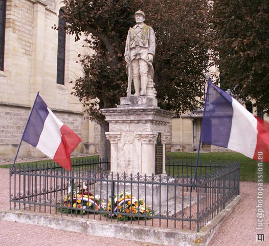 Le monument aux morts de Sanssat